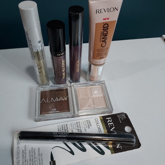 assortment Other - Assortment of makeup